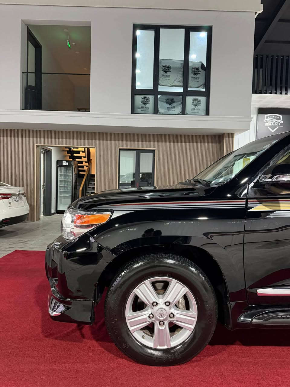 بسم الله الرحمن الرحيم 
لاندكروزر 2013 V6 4.000 GXR
بێ بۆیاخ نموونەیە لە جوانی 
3پەڵە بچووک ساردی هەیە
180,000 KM حەقیقی ڕۆیشتووە 
تەحویل و وەکالە بەشەرت
سلاید 
کوشن کارەبا    
‎حاسەی پێش و دواوە 
سەلاجە 
تەبرید مەرکەزی 
لایت لید و زینۆن 
بلاجکتۆر 
ئاوێنە ئیشارەت و ئاوێنە شەفت
گيرو مه كينه ي به شه رت نه كراوه ته وه 
 سه نه وي تازه يه 
سعري٣٢٥$ و مه عمه له
***********كوردي
 ***********عره بي.  
***********وه تس ئه پ السليمانية, العراق
