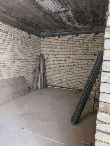 هيكل طابقين للبيع مساحة 120م في كربلاء حي العباس الحولي الساعدين في مجمع الزهراء السكني 3 غرف نوم واستقبال و صاله و مطبخ و حمام عدد 2 للاستفسار على / *********** // ***********
