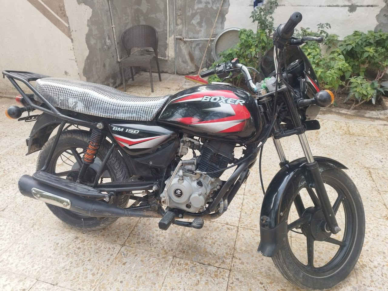 اسلام عليكم دراجه بوكسر  البيع مديل 2020 دراجه مكفوله كفاله عامه نضافه درجه اوله المكان الحمزه الغربي  يتصل ***********
