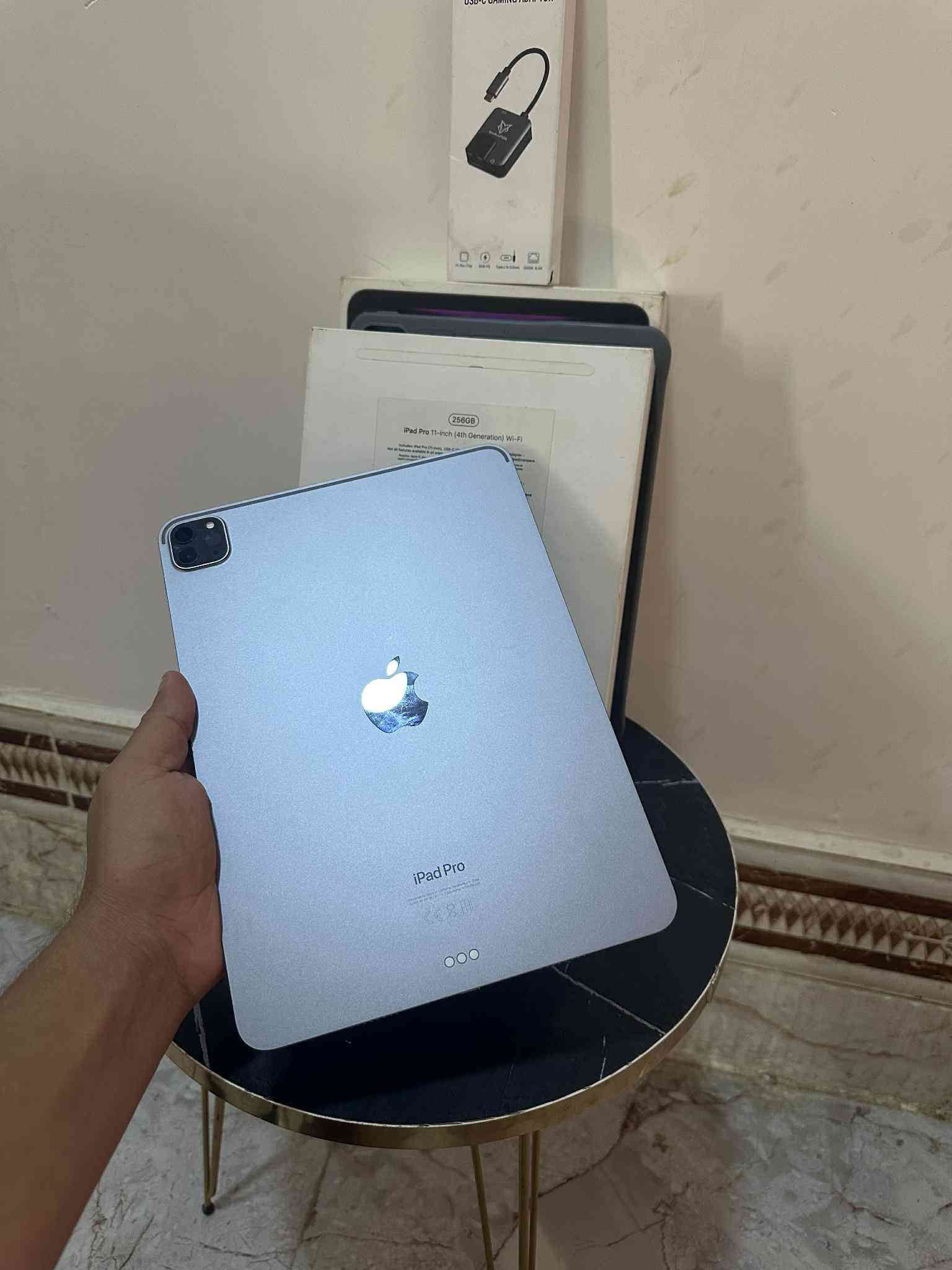 أيباد برو حجم 11 انج m2
اصدار الايباد 2023 نضافه الجهاز ١٠٠٪ يعني شخط مابي 
الجهاز جديد ونضيف لا داخل صيانه ولا مفتوح ولا ملعوب بي ع الفحص وين ميعجبك افحص مشحون 160 مره البطاريه 99٪ الذاكره 256 ببجي 120 فريم كامل 
السعر 675 المكان الحله فقط بيع بدون مراوس 
بي فقط فطور ب الكلاسه مماثره ابد مأشره بالصوره ضمان 3 ايام اي مشكله بي يرجع غراضه كامله كارتون وشاحن وكيبل ولاسق وكفر كيمنك مال العاب خاص وسماعه وادابتر شرط اصليات كل هذني وي الايباد
***********
