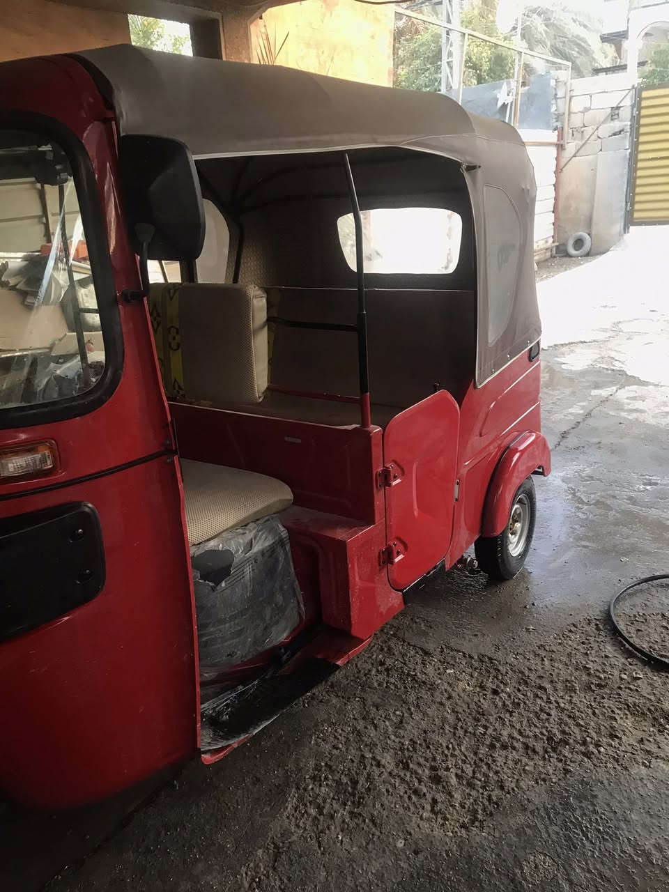 سلام عليكم تكتك للبيع موديل 22مرقمه بس سنويه سعره 8ملاين وبيه مجال كفاله عامه ما عده طعجه ليوره ***********
