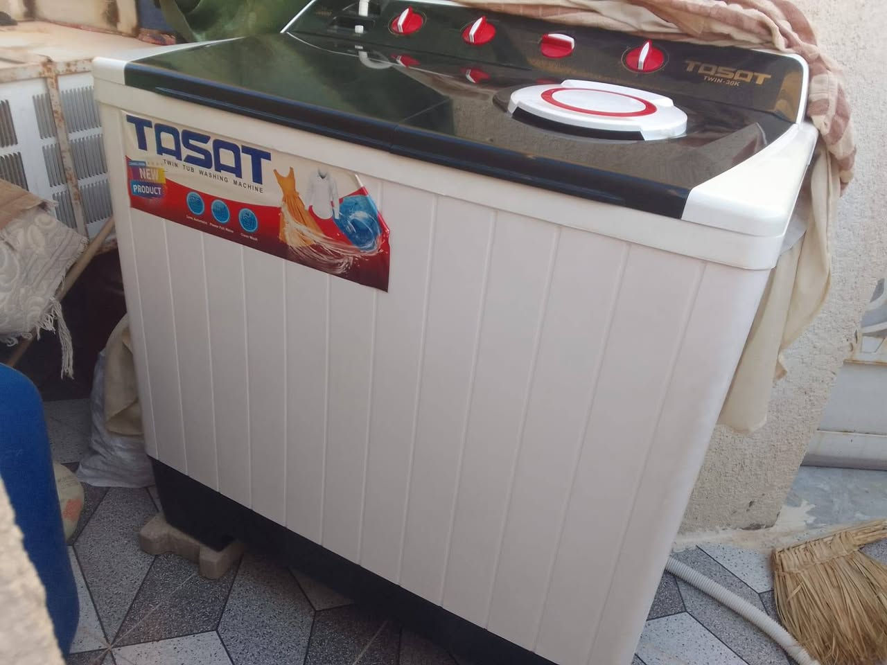 سبلت ٣طن نضيف على فحص وغسالة ٣٠كيلو توسوت بعدها جديده اللبيع  سعر السبلت ٦٠٠ وبيه مجال  والغسالة ٢٢٥ وبيه مجال ***********
