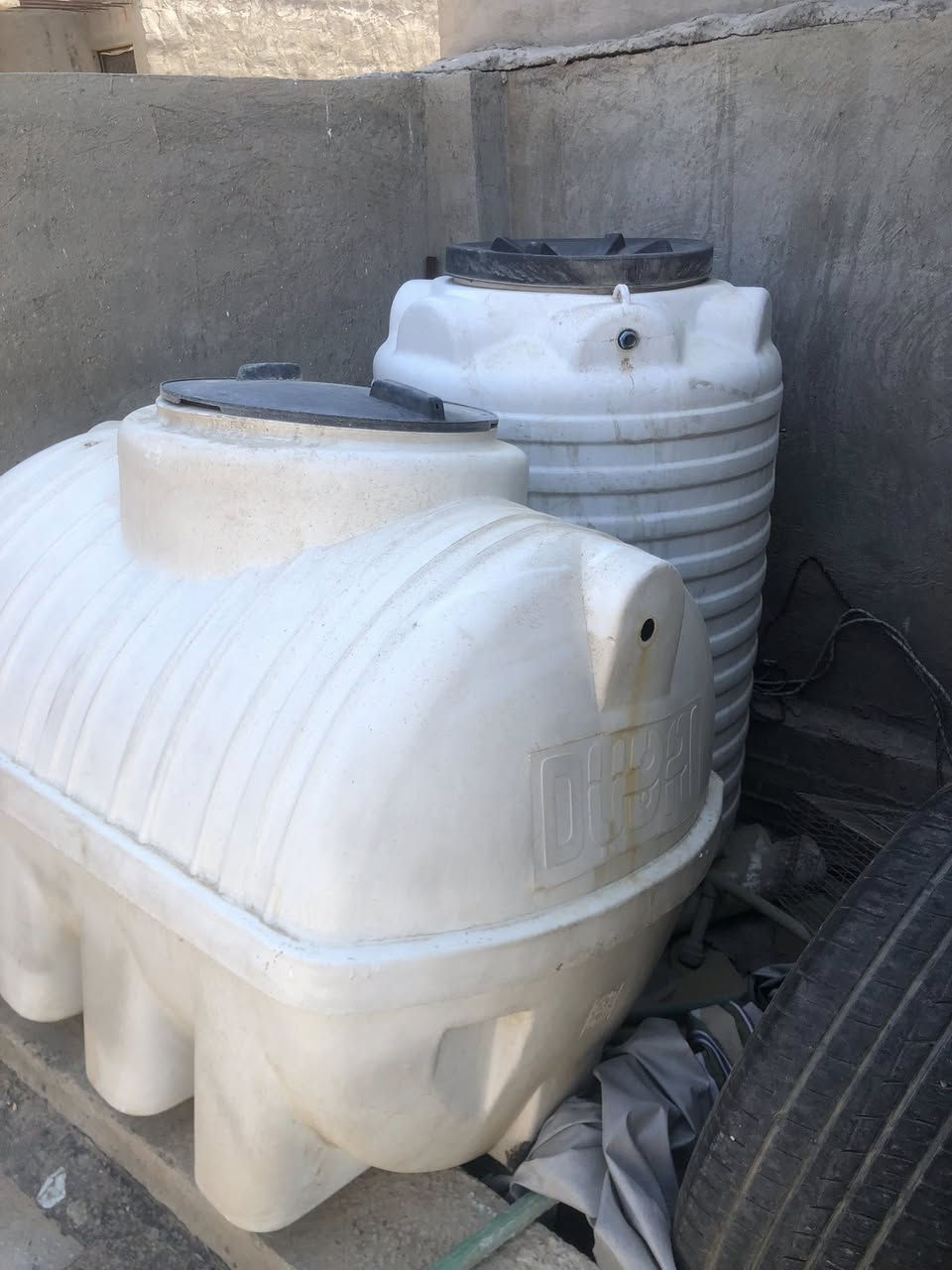 السلام عليكم تانكي عدد (2) 500 لتر مكان تاجيات قرب دائرة المرور السعر 50 الف 
***********
