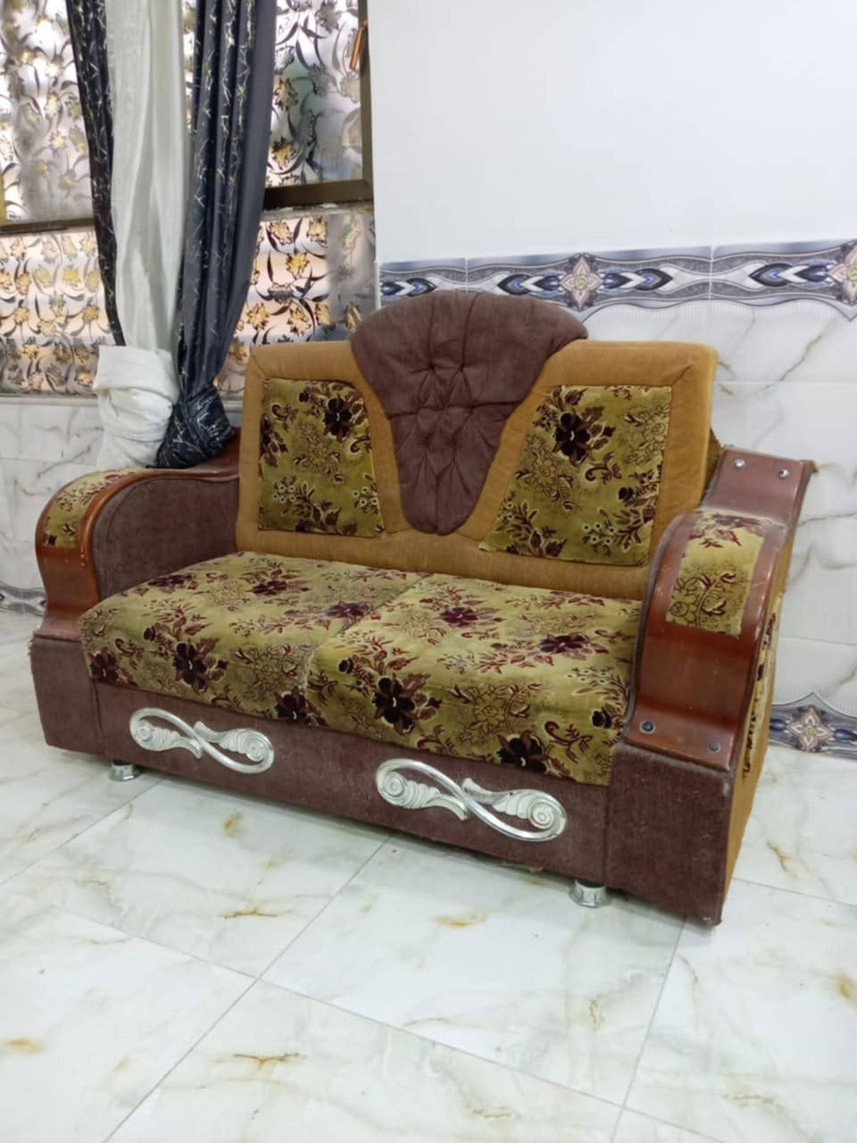 السلام عليكم عندي تخم للبيع***********
