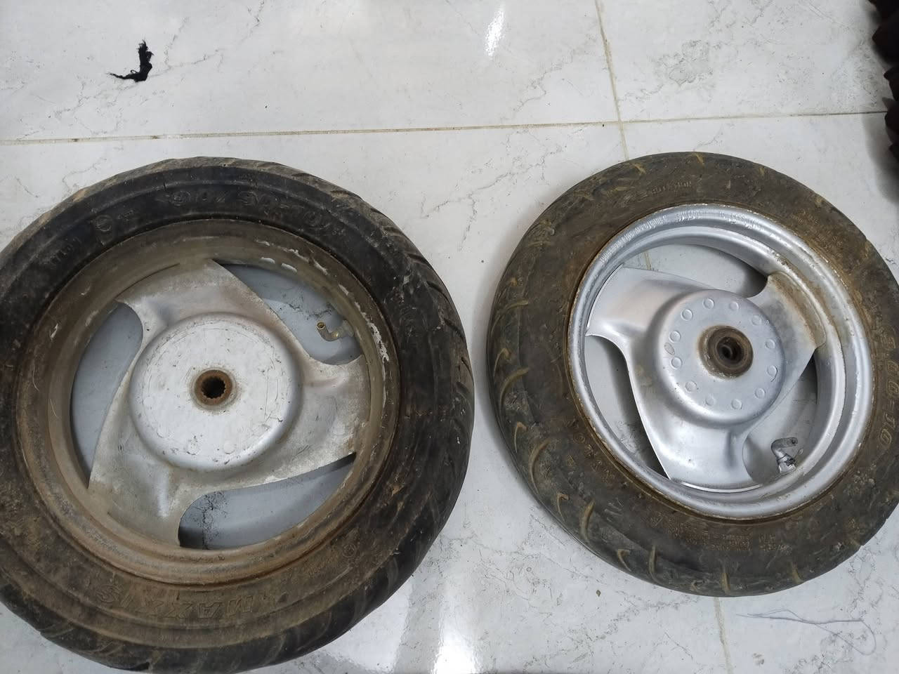 سلام عليكم غراض قطع اصليه بطه منغولي كابريتر اصليه وصفاح منغولي وزوج امامي خلفي ويل وصفاحيات بطه جديد اتصل وتدلل كربلاء حي الوفاء ***********
