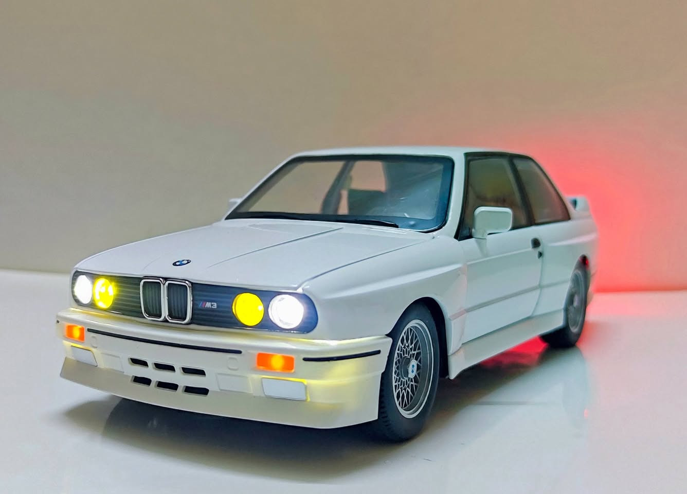 للبيع ماكيت لسياره BMW M3 E30 انتج هذا الموديل ١٩٨٦ ل ١٩٩١ مقاس ١،٢٤
المجسم بيفتح بتلكامل كبوت وببان وشنطه 

عجل متحرك وانوار امامى وخلفى وصوت موتور 

بتفاصيل حقيقيه 

القطعه جديده

للتواصل على الخاص او واتسأب /01006962258

#ماكيت_كار

#ماكيت_سيارات

#مجسمات_سيارات

#سيارات_مصغرة

#ماكيت

#ModelCars

#Diecast

#DiecastCars

#ScaleModel

#CarModel

#MiniCars

#CarCollectors

#هواة_السيارات

#عشاق_السيارات

#ClassicCarsModel

#SuperCarsModel

#ماكيت_سيارات

#مجسمات_سيارات

#سيارات_مصغرة

#ماكيت

#ModelCars

#Diecast

#DiecastCars

#ScaleModel

#CarModel

#MiniCars

#CarCollectors

#هواة_السيارات

#عشاق_السيارات

#ClassicCarsModel

#SuperCarsModel


**إذا كنت صاحب هذا الإعلان وتريد حذفه لأي سبب، رجاءا أرسل رسالة إلى الدعم الفني**