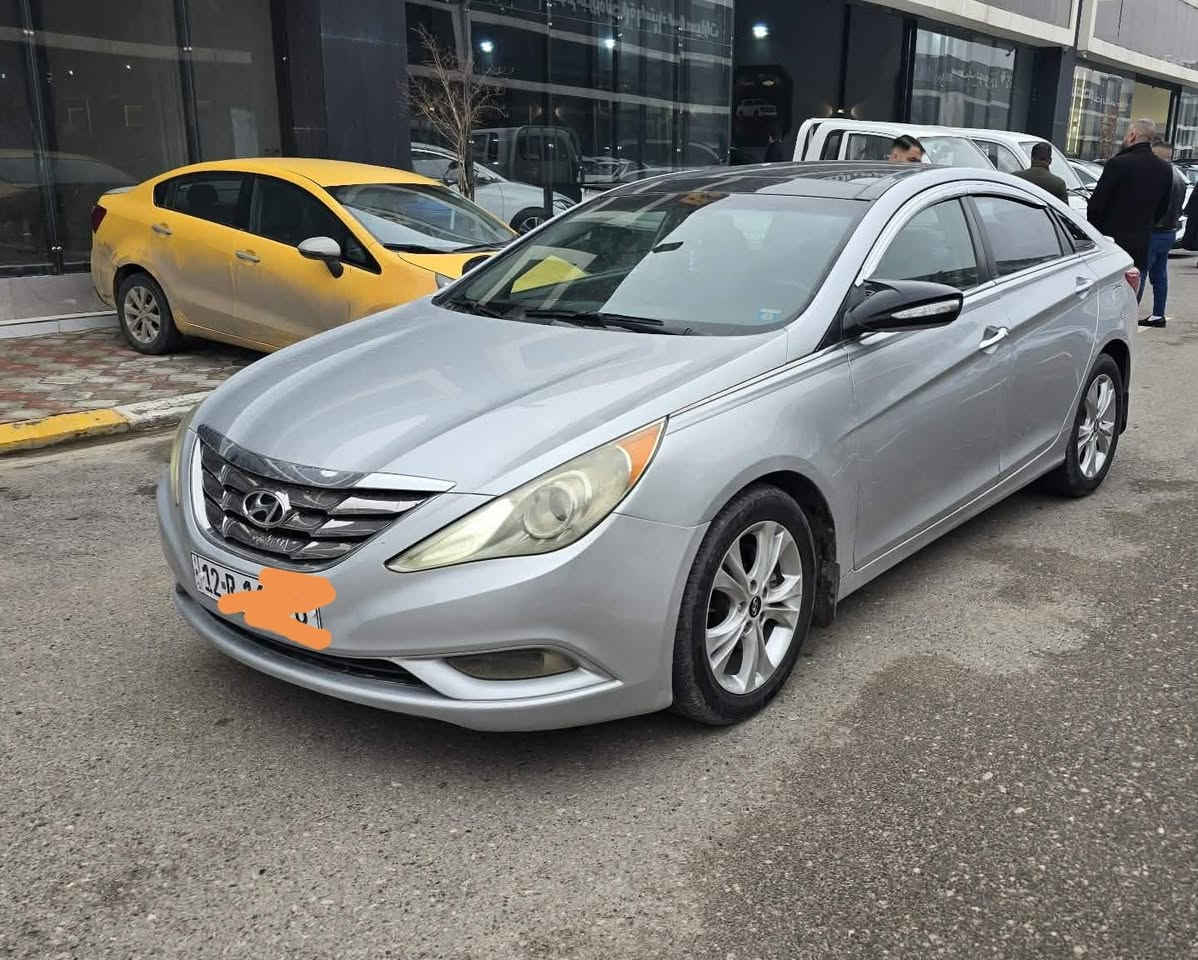 سوناتا 2013 وارد أمريكي  بانوراما فول مواصفات محرك 2400 شرط والكير شرط/ تبديل باب خلف السايق مع  تقليمات  السعر( 117) العنوان / الموصل /الرشيدية (واتساب) ***********
