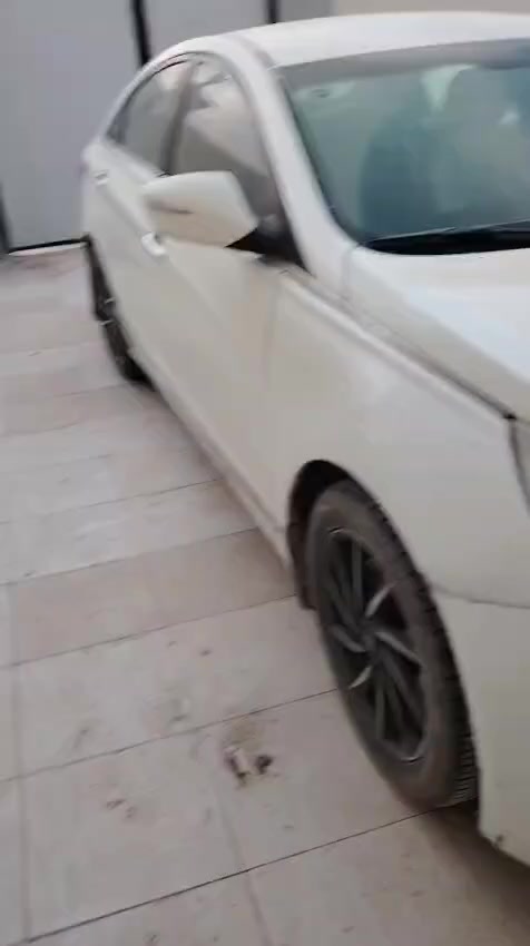 بيت طابو زراعي سند 25 المساحه 300متر بناء قبل 8 اشهر بناء جديد درجه اوله غرفتين وصاله ومطبخ وبراني كما موظح بلصوره الموقع هو الجبور شارع 30 قرب بيت رياض الحركوصي بناء ابلوك الأساس صب مسلح والسقف كذلك صب مسلح السعر 52وبيه مجال لشراء لاتصال على الرقم ***********
