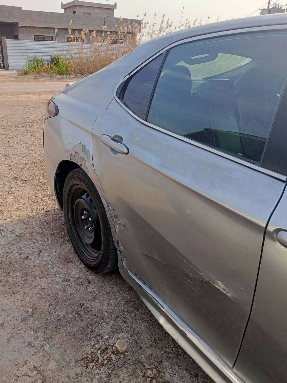 السلام عليكم كامري 20 هايبرد مصبوغه عام مثل ما وضح بل صور السياره بيها جراد وطخه بل جاملق الخلفي يرادلها صبقه السعر 143رقم الهاتف ***********
