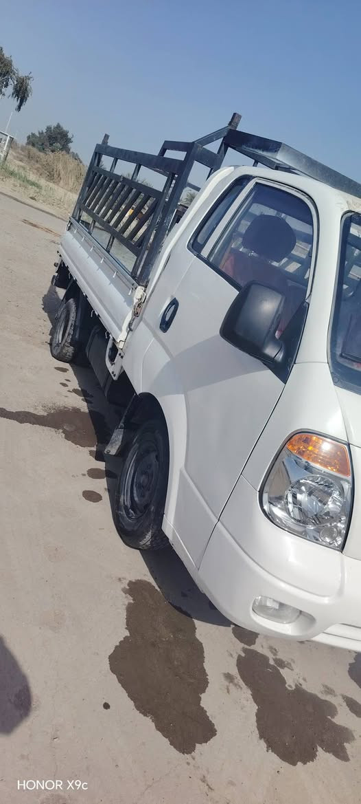 السلام عليكم كية موديل 2010 كير ومحرك جديد تخم تاير مشروع وطني  الرقم انكليزي المكان بغداد قرب بسمايه الاتصال عل الرقم ***********   السعر83  وبيهة مجال بسيط
