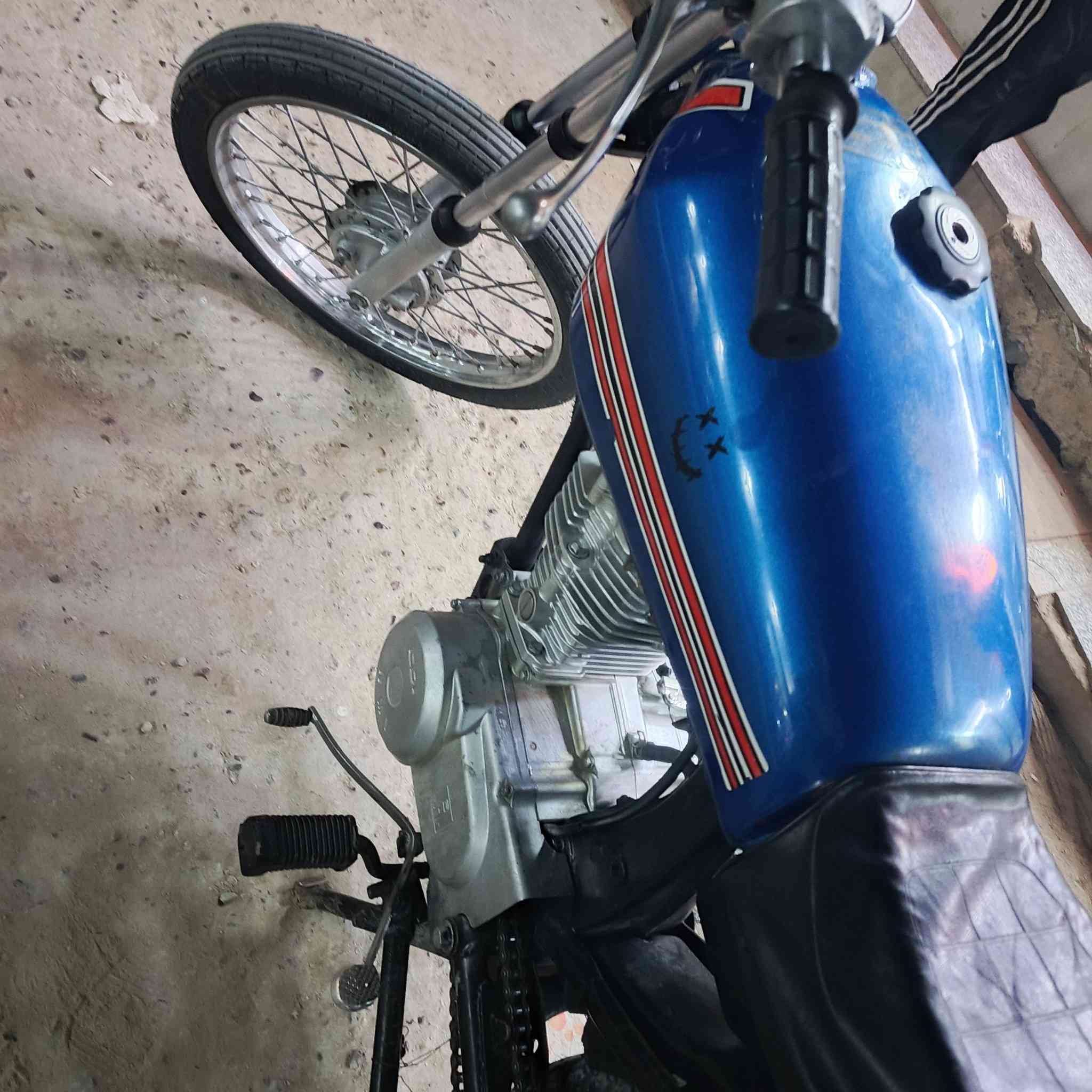 سلام عليكم دراجه البيع وراق صولي بس الوراق شويه متنكعات رقم الشاصي مبين بل وراق الشاص
17والدراجه الباقي 21دراجه حله من الصوره تعال وشوف ي موديلبعينك الدراجه كلش حلوه السعر 350وبيهه مجال حك الجيه المكان كربلاء حيل عباس ‏‪***********‬‏
