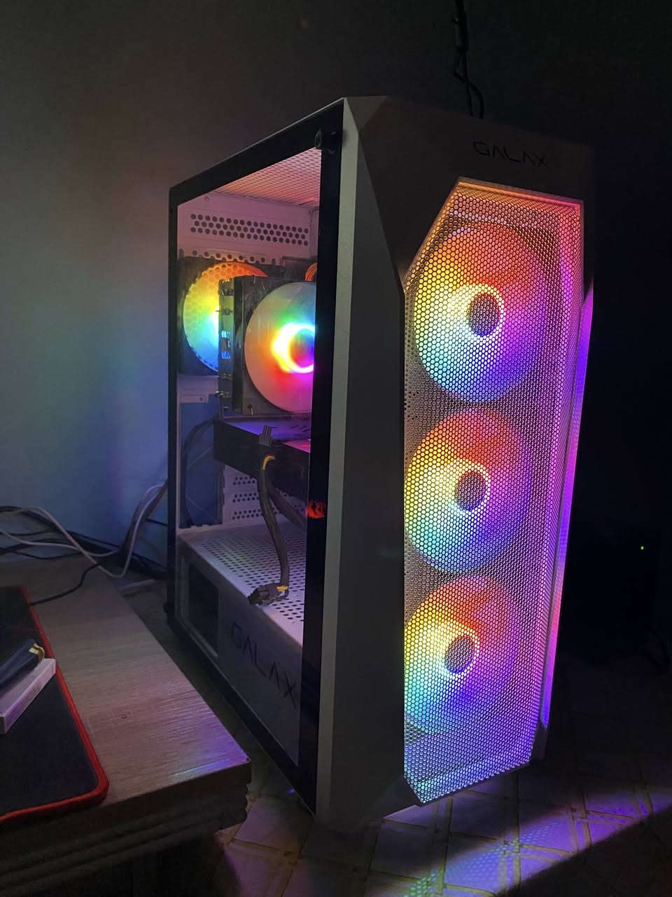 السلام عليكم pc للبيع المواصفات 👇
cpu ryzen 53600 

gpu rx470 4gb 

b450 asus 

ssd128+hdd 500 

caes rgb 4fan 

شاشة دقة 2k حجم27 180hz

كيبورد ميكانيكي ريد راكون 

سماعة محيطي ريد راكون 

سبيكرات ريد راغون دمام 

يدة ps5 

ساعة ضوئية 

السعر 800 قفل بدون عملة ماعندي توصيل مكاني كربلاء ومابيع بس كيس ابيع السيت اب كامل ***********
