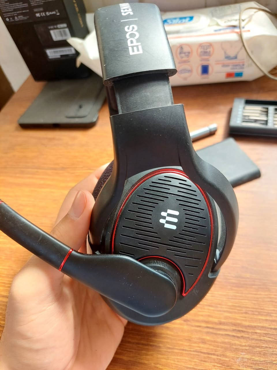 للبيع هيدسيت سنهايزر Game one
يجي وياها كيبل منفصل خاص بيها
مايك ميوت سلايد
تحكم جانبي بمستوى صوت
سفنجات جديدة
السعر 50 الف 
مكاني بغداد ماعندي توصيل


**إذا كنت صاحب هذا الإعلان وتريد حذفه لأي سبب، رجاءا أرسل رسالة إلى الدعم الفني**