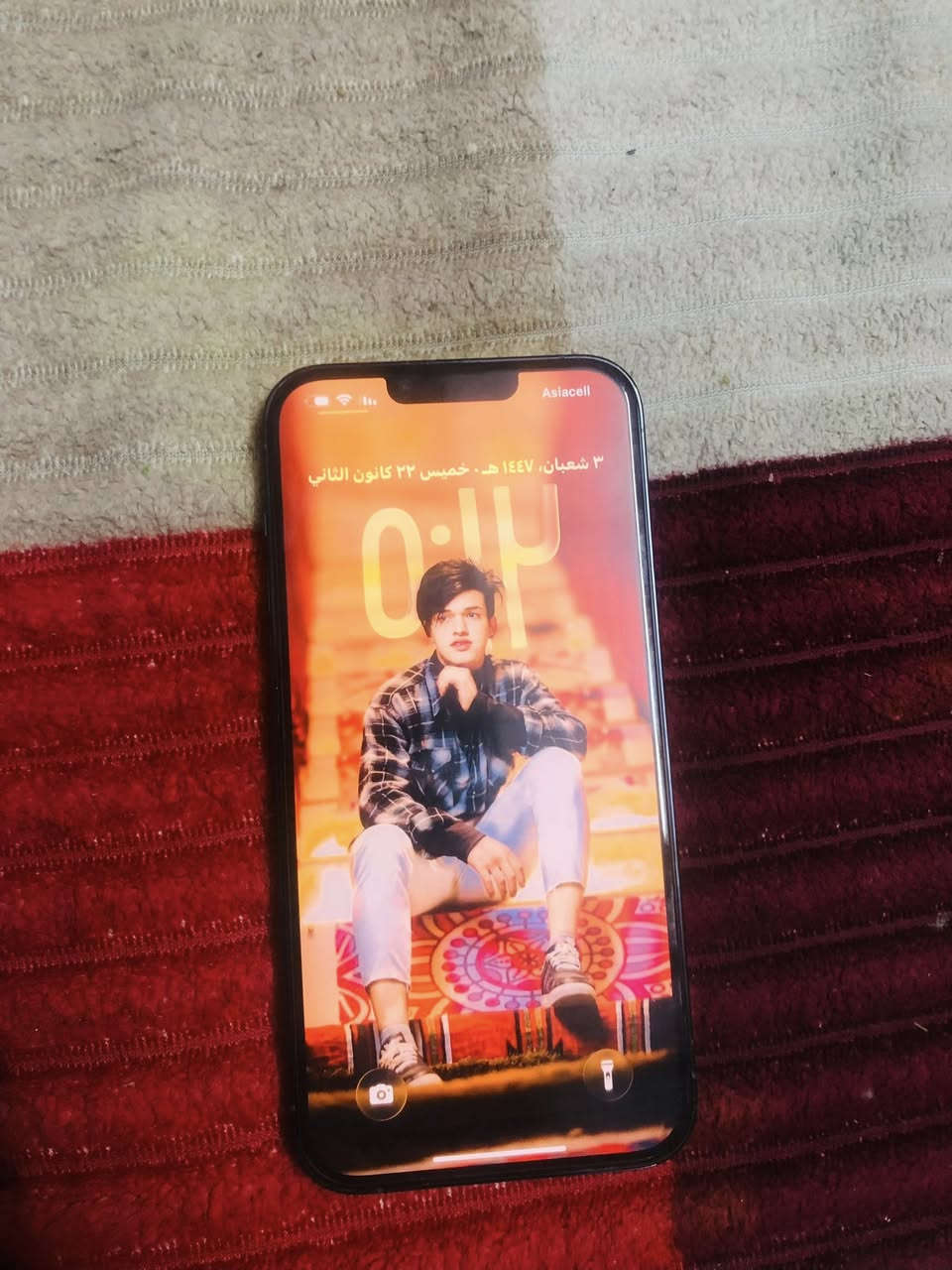 السلام عليكم ١٣ برو ماكس ذاكره ٢٥٦ مبدل فقط كامره اصليه بطاريه ٨٣ مستعجل ع بيعته السعر ٥٢٥ وبي مجال التواصل ***********
