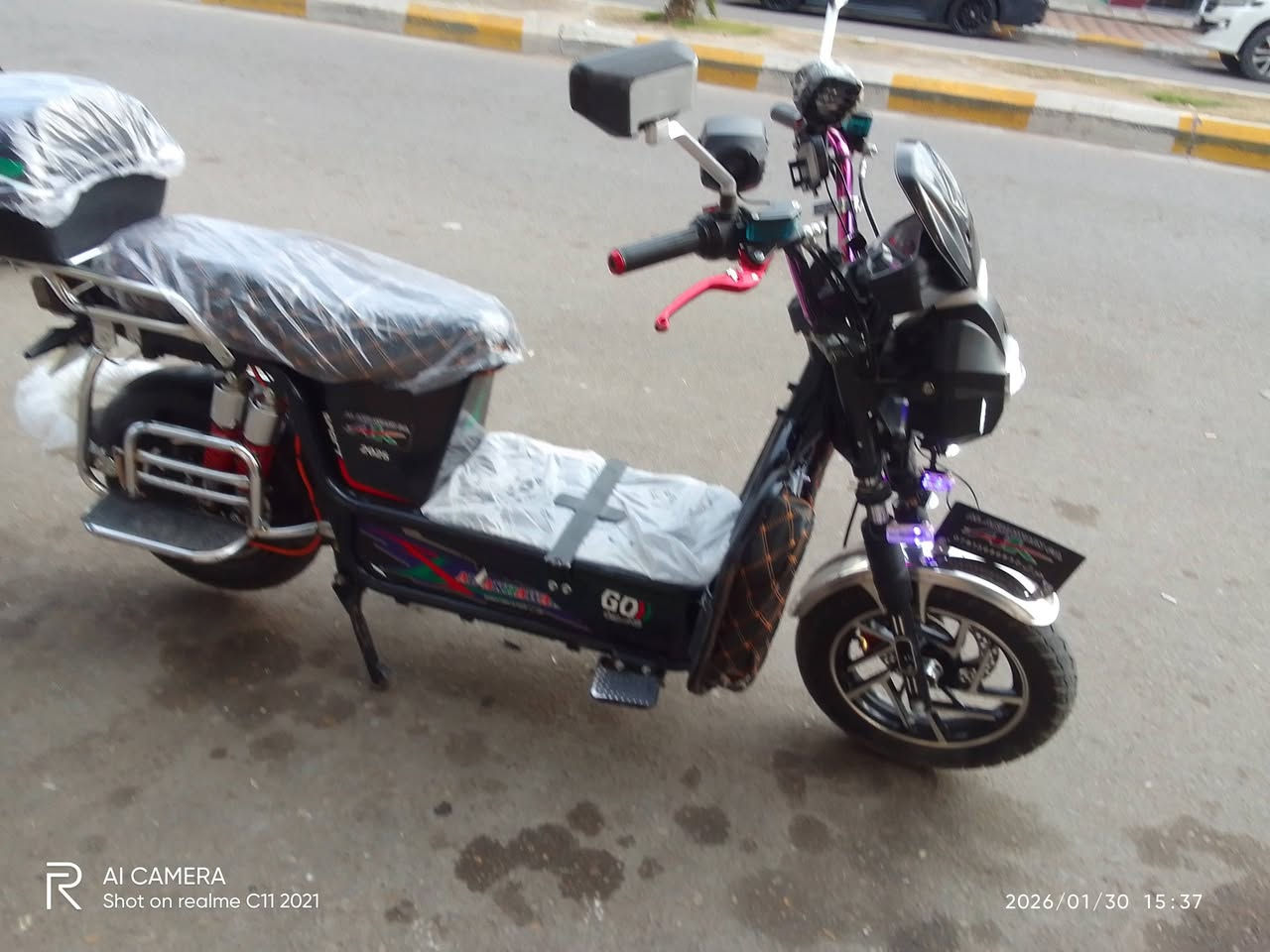 السلام عليكم دراجه شحن البيع السعر 600 بي مجال الموديل 2025. الرقم. ***********. بي واساب
