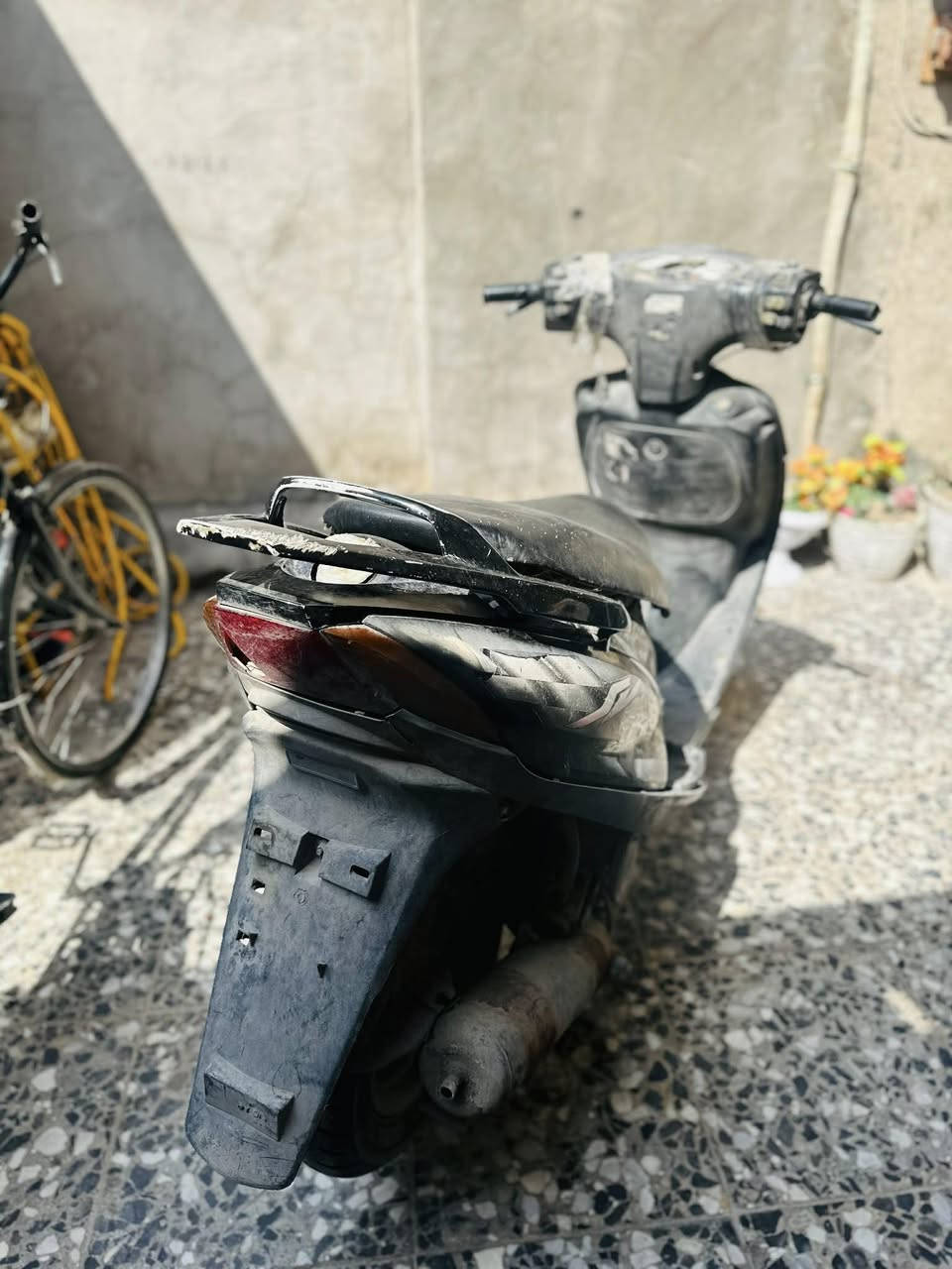 سلام عليكم دراجه ماكس140 كلشي مابيهه تشتغل هندر لان الباتري كاعد  دراجه مال شغل وكراب كلشي ماعليهه المكينه لاتبخيرولاتنقيص  ابد بس شوي نقوصات سعر 175 وبيهه مجال رقمي *********** مكاني بلديات
