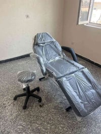 للبيع استخدام شهرين فقط ٢٥٠ قفل مع الاستول   07855599227