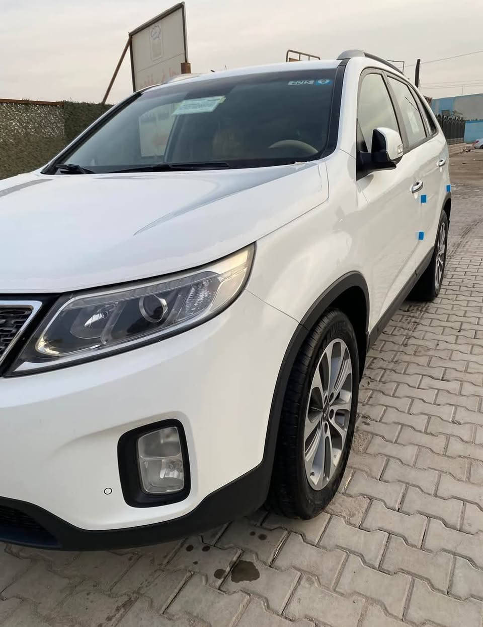 سلام عليكم سورنتو 2014محرك 4سرندر  رقم ربيل 7راكب بيه صبغ نص باب وعابر شويه الباب ثاني شويه وبيه بارد جوه حزام باب بارد   نافذ مري شفاط حساس خلفي حداديه جديده  كهربائية مابيه نقص تبريد شغال شاشه مسويله كبيره كامره دواره سياره واسط نعمانيه تواصل بس ع رقم *********** سعر 150ورقه بيه مجال الي يجي
