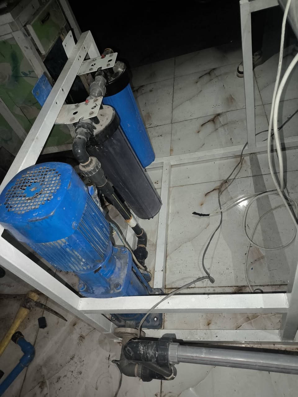 الئ اصحاب الدخل المتوسط
السلام عليكم 
محطه ماء آرو 1000 لتر بالساعه
كامل ملحقاتها 
تانكيات عدد 2 صناعه سعوديه درجه اولى 
1500 لتر 
2000 لتر 
بوستر ترس 
فقط المنبرين املاحه 70
السعر 1600 وبيها مجال بسيط
***********
