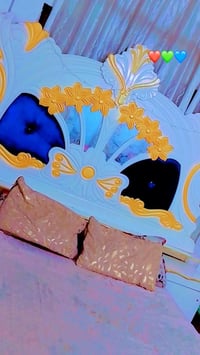 غرفه ٦ قطع • بها ضرر • باب مفطور