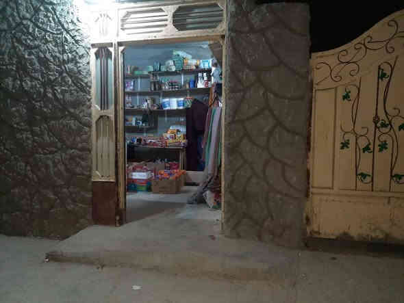 سلام عليكم عندي بيت زراعي للبيع المكان عادليه قرب جامع السلام بصف حي بدر المساحه البيت 200متر الواجهه 8 النزال 25 البيت كامل مَواصفات وبي محل الي يريد يفتحه السعر 59 وبي مجال قليل لاستفسار خاص او رقم الهاتف ***********
