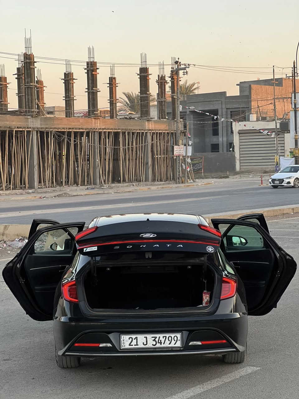 السلام عليكم اخوتي للبيع فقط لا مراوس ولا اقصاد  سوناتا موديل 2022 رقم سليمانيه الدولي سنويه لل2029 وكاله او تحويل بيها صبغ حزام ماشيه 55 الف حقيقي داخل مخمل اسود 
مواصفات : 
شاشه كبيره 
مري شفط واشاره 
اوتو هولد 
اوتو ستوب 
قياده ذاتيه 
تحديد مسار 
رادارات كامره خلفيه 
سايد بريك بصمه 
تحكم ستيرن 
محرك 2500 MPI
اربع عدسات + LED 
كير ومحرك حداده وتبريد وكهربائيات وضع شركه ما عايزه شي الحمد لله تخم تاير جديد باتري جديد مكاني بابل حي العسكري السعر 129 قفل بدون عمله وما اعتقد اكو هيج سعر رقمي *********** شوفها تفيدك اني خادم ما تفيدك اني هم خادم

