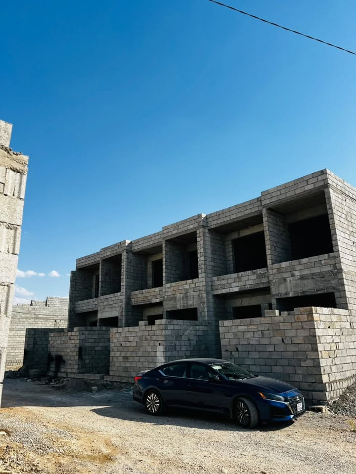 ‏سلام عليكم هياكل للبيع حي  أطباء تقطيع الجديد الفرع الثاني الشارع￼ الشارع الرئيسي ماء ￼ وكهرباء واصل سعر الهيكل الواحد 33 وبي مجال للاستفسار اكثر الاتصال على الرقم ***********

