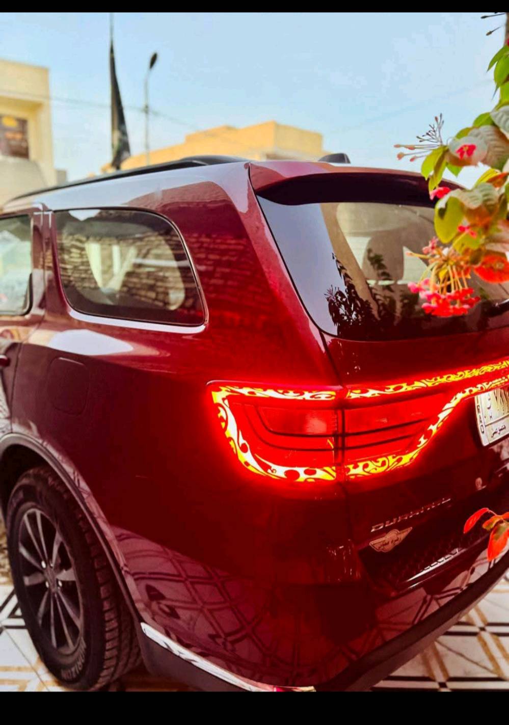 السلام عليكم  دودج دورنكو 2019

المواصفات رقم بغداد  مشروع وطني 
ماشية 117
1- محرك 6سلندر 3600بخاصية توفير الوقود ECO
2- بصمه + دخول 
3- حساسات خلفيه اصل مع خاصية اوتو ستوب 
4- لايت زنون
5- مع تحرك المرايات الجانبيه عند الرجوع الى الخلف حسب التحكم 
6- ويل كب حجم 18 . طخم تايرات حديث
7- نظام صوت ٧ سماعات داخل السياره 
8- تحكم ستيرن كامل امامي وخلفي 
9- شاشه دشبول لمس كبيرة متكاملة الأيعازات . وشاشة ٧ انج
معلومات السيارة والعطلات
10- نظام AUX + Bluetooth . نظام ملاحة GBS + ذاكرة ميموري كارد موضعي + UBS
11-مانع تزحلق (انزلاق )
12- تبريد ٤ قطع اكثر من 10 منافذ
13- الكشنات جلد 6 راكب غرفة منفصل VIP
14- كاميرا خلفية دواره HD
15- اظهار ضغط الهواء في الاطارات ومعلومات السياره الكترونيا مثل كمية دهن محرك الوجه ودرجة حرارة المحرك والكير والزيت وضغط الزيت الكتروني