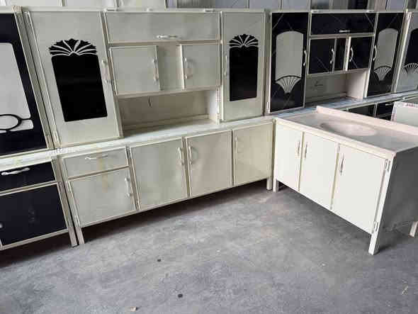 كاونتر مترين ارضي وملحق وسنك متر و20 
السعر 280
توصييل بغداد مجاني 
اطراف 15 
للحجز والاستفسار يرجى التواصل خاص 
او على الرقم واتس #***********
