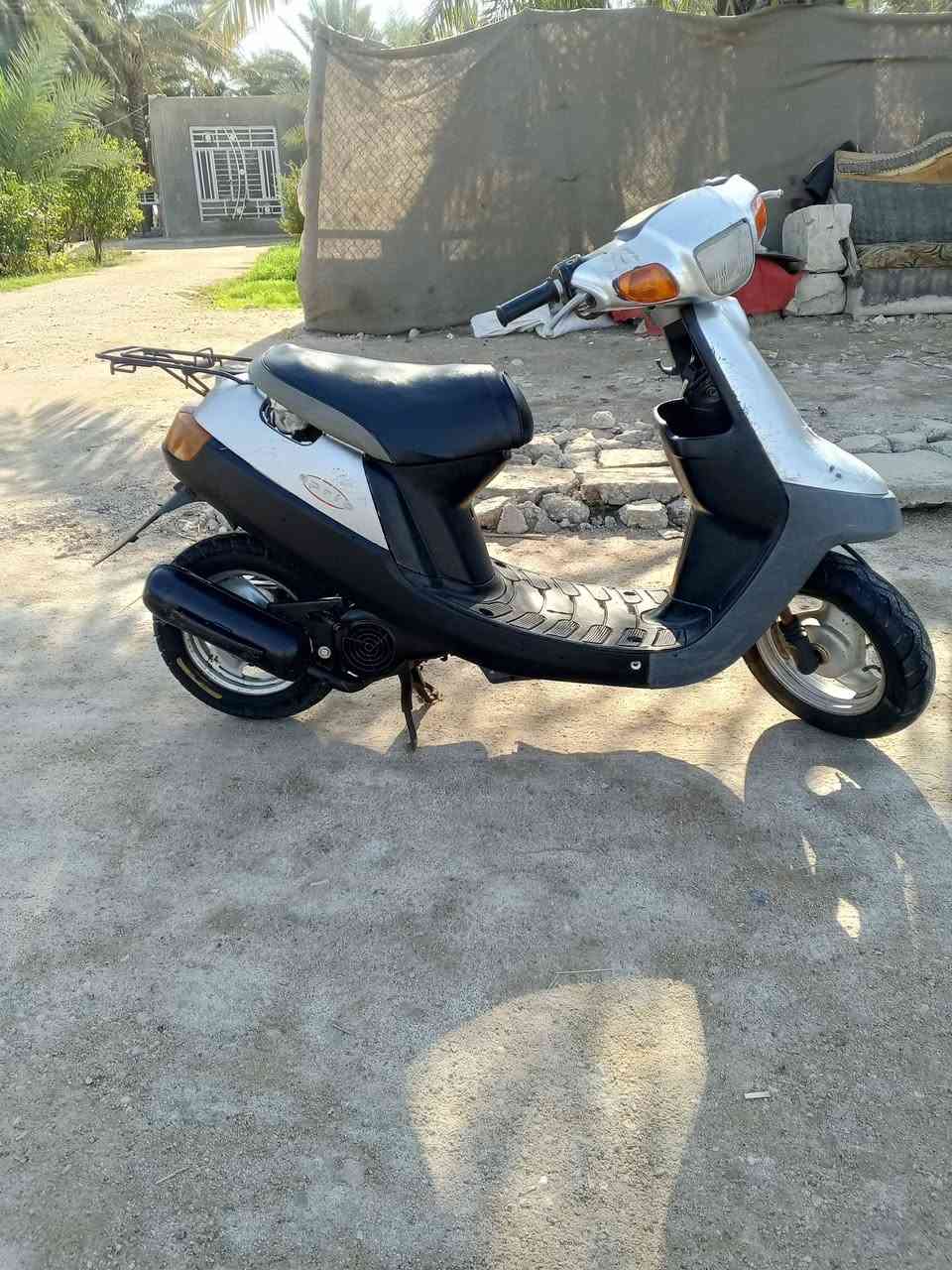 السلام عليكم دراجه بطه للبيع موديل 2003دبل سكليتر كهربائيات عوزه فقط باتري مكينه مفتوحه مره وحده كابريتر جديده تايرات جدد مكاني كربلاء طويريج قرب محطه جوهره كربلاء السعر 200وبيه مجال للاتصال ***********
