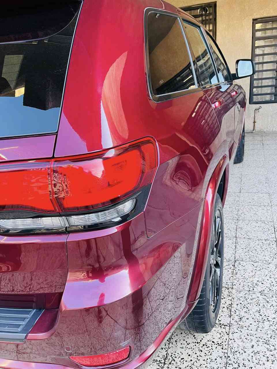 السلام عليكم
جيب ٢٠١٩ وارد امريكي حادثها كلش بسيط فقط 
شويه من بنيد راديتر شواصي بدنه كله بلادي
سيارة بلعراق مكفوله حته بارد مابيها
حته رصعات ماكو سياره صفاح موس وعل ايدي 
من طبت للعراق لحد الان تجي وتشوف نضافتهه
فئه بلاك توب 
بصمة 
كشن كهرباء 
كشن جلد وكنتارة 
جنطة كهرباء
رادار 
لايت زنون 
فور ويل دفع رباعي 
وبيهه بعد هواي مواصفات ماشيه  ٧٧ الف 
السعر ٢٣٠ بيها مجال 
مكاني بغداد حي العامل لاتصال  ‭***********
