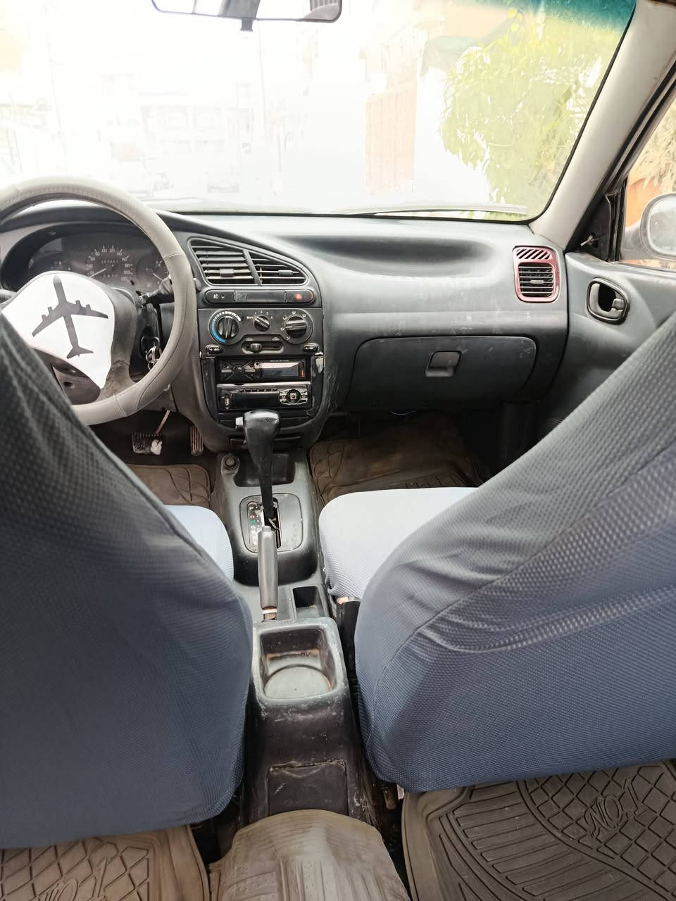 دايو لانوس موديل1999.رقم انكليزي بيها بطاقة بنزين.قفل مركزي.باور استيرن.كير اوتماتيك.تبريد .بدون ضربة وبدون صبغ السعر ٣٩ بيها مجال لاستفسار ***********
