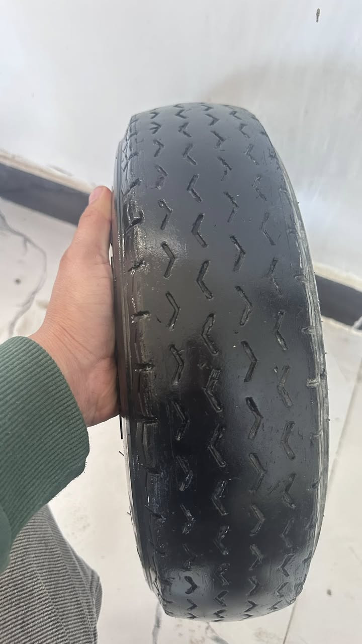 سلام عليكم 3تاير نظافه 90/100سعر 35+دبلات البيع 30هاتف ***********/***********
