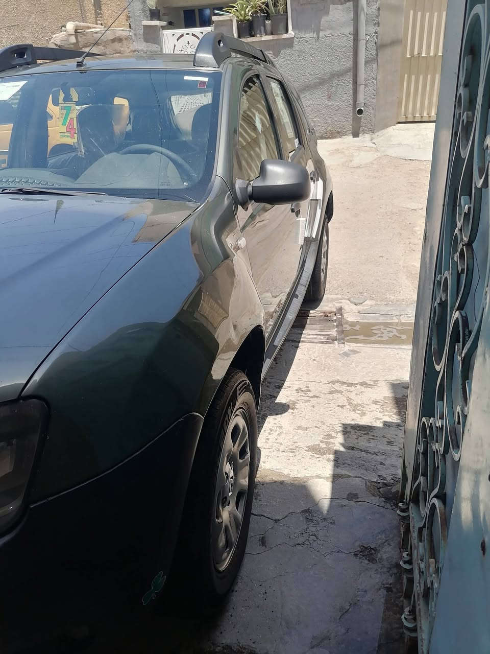 السلام عليكم ورحمة الله وبركاته
رينو داستر للبيع فقط
موديل ٢٠١٦ اللون زيتوني  رقم جديد سنوية جديدة وهزة وملسق كلة جديد وباسمي شخصيا
مكينة ٢٠٠٠ الجبيرة مو الزغيرة الجبيرة ٢٠٠٠ وكير ميكانيك يخبلن تبريد ثلج صدر كلة جديد مصار ٣ اشهر من بدلتة كامل فقط لاستيك رباط نقص تخم تاير جواهة  السيارة لا ضربة ولا صبغ ولا تبديل ولا شي فقط اقل الشبر بالصندوك يم الرقم بيهة بارد فقط فقط لا غيره بيهة شاشة فول اجدي كامرا دوارة حساس كاعية جلد داخلهة بعدة وكالة  بالنايلون داخل لونين  السعر ٧٥ وبيهة مجال حق الجية مكان السيارة بغداد الأمين الثانية حيدر *********** او ***********
