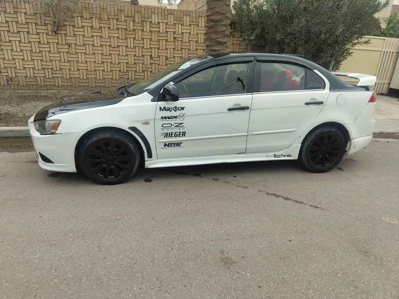 السلام عليكم لانسر قرش 2008 gls خليجي فول مواصفات رقم بغداد باسمي محرك 2000 مبدل بالجديد مصارلة شهرين فتحة بصمة تحكم ستيرن جهتين وشفتات و شاشة ايباد لايتات زرع عيون الشيطان و بنيد ايفو بدون حادث فقط بيهة طخات تبريد ثلج رايدهة ب100 وبيهة مجال رقم تلفون ***********
