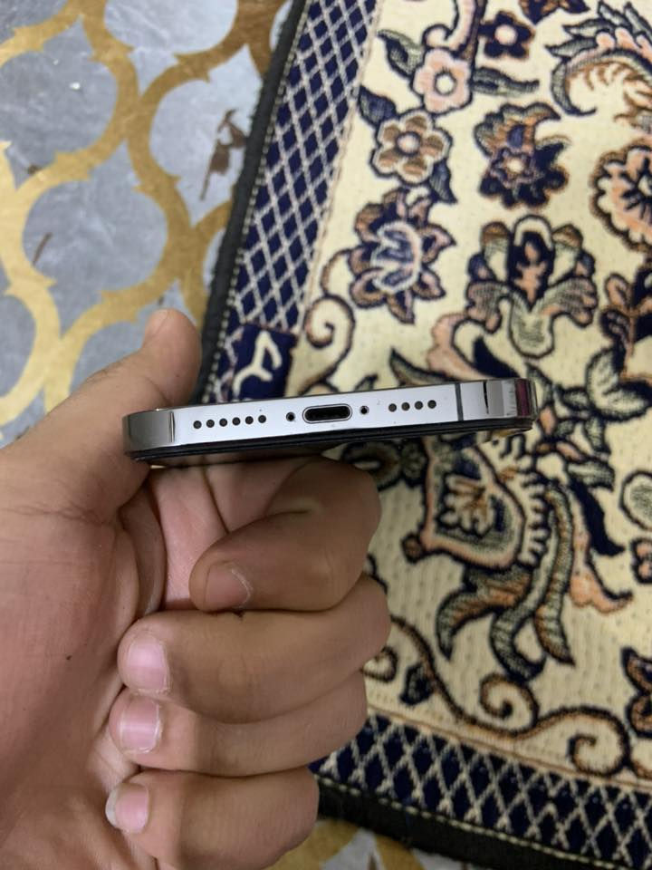 سلام عليكم عندي آيفون ١٢برو ماكس مبدل شاشه فقط مبايل نضيف السعر ٥٠٠وبي مجال بسيط العنوان بغداد الدوره رقمي***********
