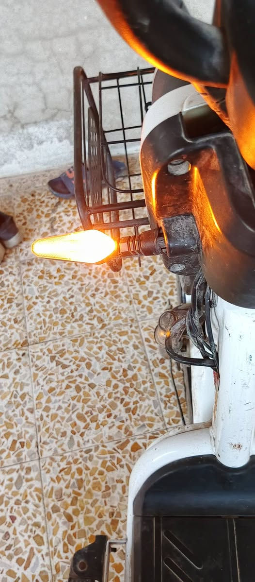 سلام عليكم ماطور للبيع أربعة نمر السرعة الحقيقي 50 لايت عالي ناصي هورن اشاير يمين يسار مدخل شاحنه بريكان ماطور نصيف ما يعوزو شي السعر 250 وبي مجال مكاني حي انتصار شارع


**إذا كنت صاحب هذا الإعلان وتريد حذفه لأي سبب، رجاءا أرسل رسالة إلى الدعم الفني**