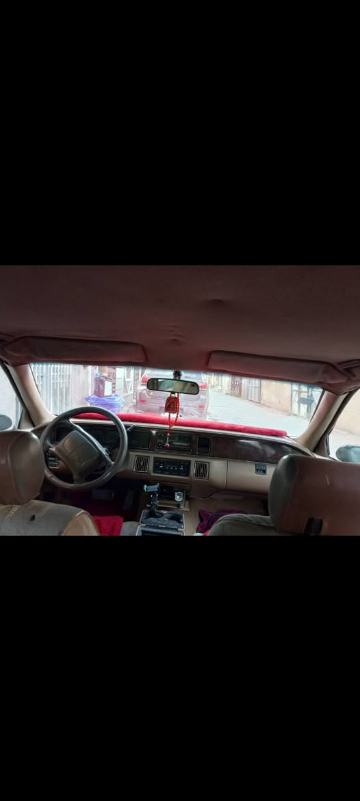 السلام عليكم 
سيارة بيوك رئاسي موديل 1993 
صبغ بلادي كهرباء بلادي شغاله 
تبريد شغال تدفئه شغال 
رقم بغداد تحويل ثاني يوم مشروع وطني 
السعر37 وبيها مجال.     *********** الاتصال على رقم او مراسلة صفحه
