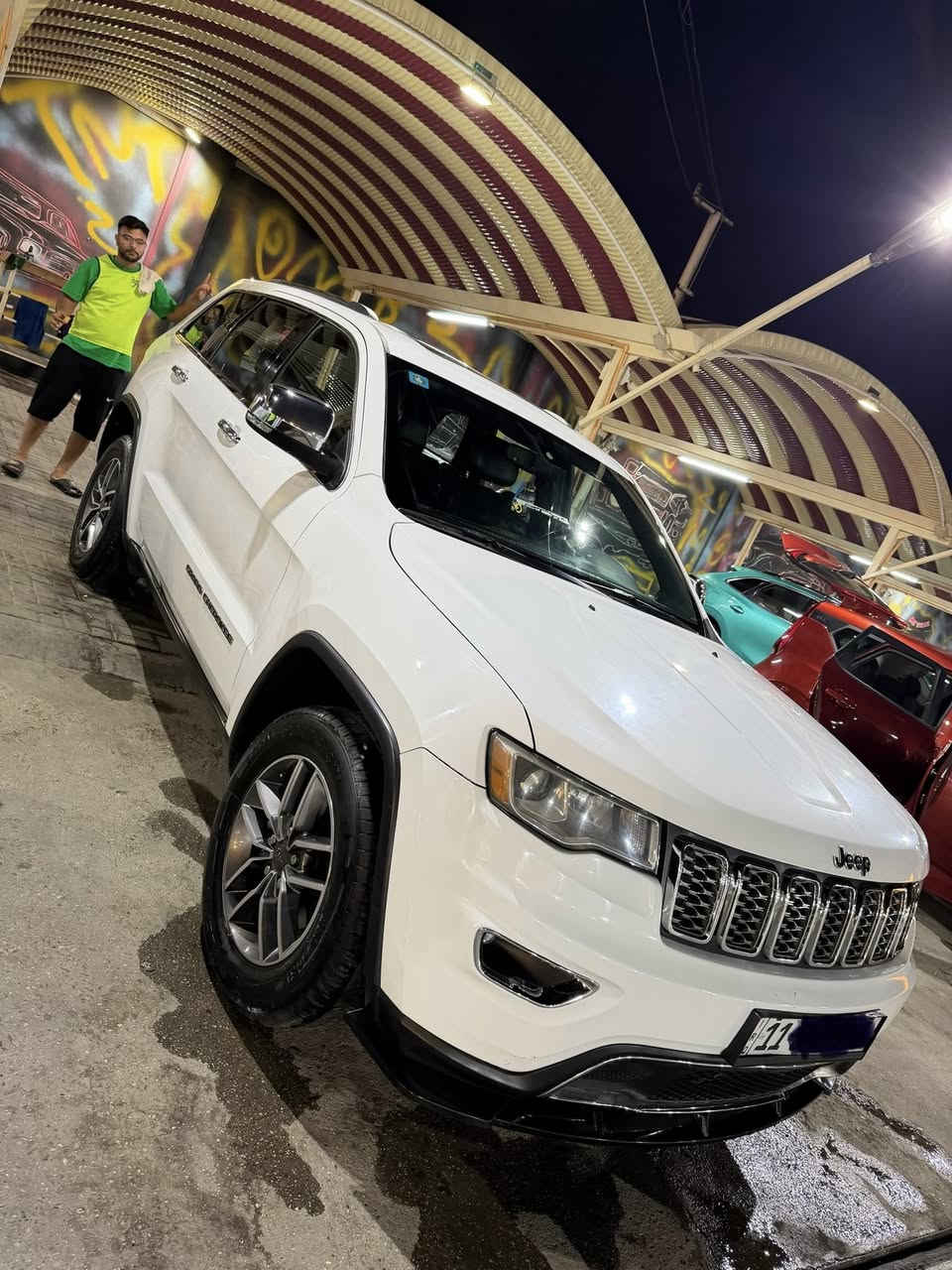 سلام عليكم
جيب كراند شيروكي ( ليمتد )  2020
قطعه وحده صبغ فقط البنيد بدون دواخل شرط سونار
رقم بغداد انكليزي تحويل مباشر  
مواصفات 
1- فتحه 
2- شاشه جبيره
3- داخل اسود ملكي
4- كشنات جلد تدفئه تبريد 
5- ستيرن تدفئه 
6- كامره دواره
7- حساس خلفي
8- اشاير بالمري 
9-توقف ذاتي 
10- صندوق كهرباء 
11- كشنات خزن ميموري 
12- رادار جانبي
13 كشنات كهرباء
ماشيه 95 الف 
مكينه 3600 ( 6 ) سلندر كير مكينه كفاله 
السيارة جديده كلش تخم تاير جديد
لا كلوب مشتغل ولا اي شي ولا اي نقص بيها
سعره 238 بيها مجال بسيط
للاستفسار ***********
مكانها بغداد حي القاهره
