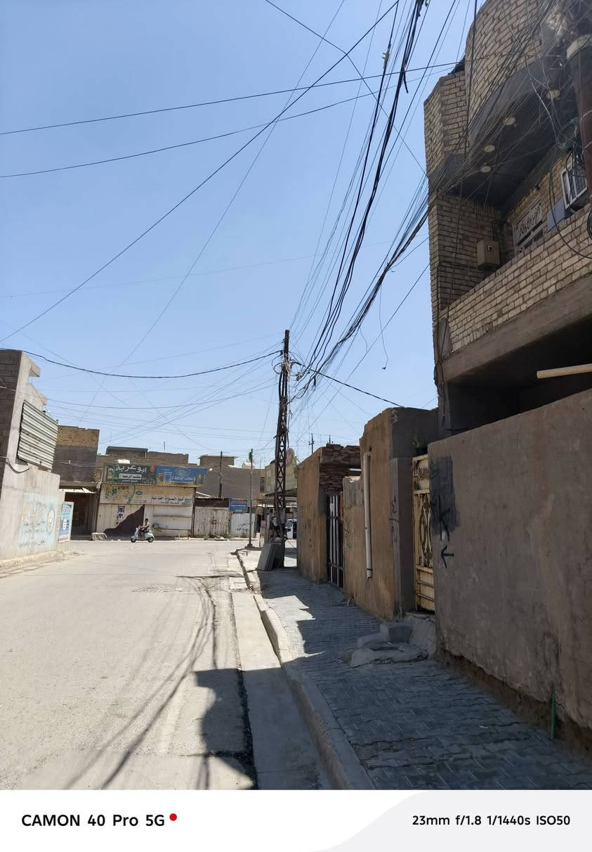بيتِ 100متر طابقين جبها 6. تفاصيل البيت 3غرف نوم حمامين طابق ارضي وطابق ثاني ستقبال ومطبخ ومنور وصالة وغرفة جوة الصطح شتايكر درج مرمر +محجر بياض كاشي مرمر استقبال البيت كلة جاهز ماعدة الواجهة الببت بناء جديد سعر 125مليون بي مجاال حگ الجية العنوان. بغداد الرصافة الثانية الكمالية بلبستان الشارع الرئيسي البيت ركن وتساب ***********
