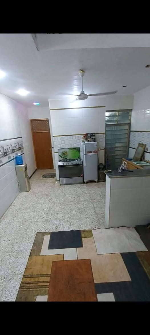 للبيع بيت مساحة 100 متر
الواجهة 5 متر ونزال 20 متر
الموقع: منطقة الضباط الثانية
السعر: 63 
قابل للتفاوض 
للاستفسار والتواصل:
📞 ***********
