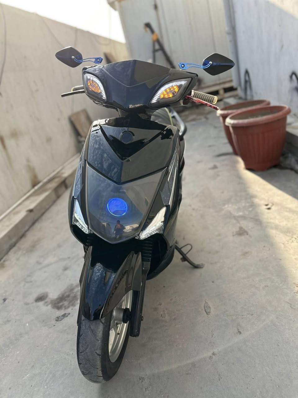 السلام عليكم سكنس لد كوري محرك بلادي برغي ممفتوح بي بيها تزويد خارجي كلجات اشاير مازده عدسه دراجه كلش نضيفه بكاني الكراده استفسار ***********
