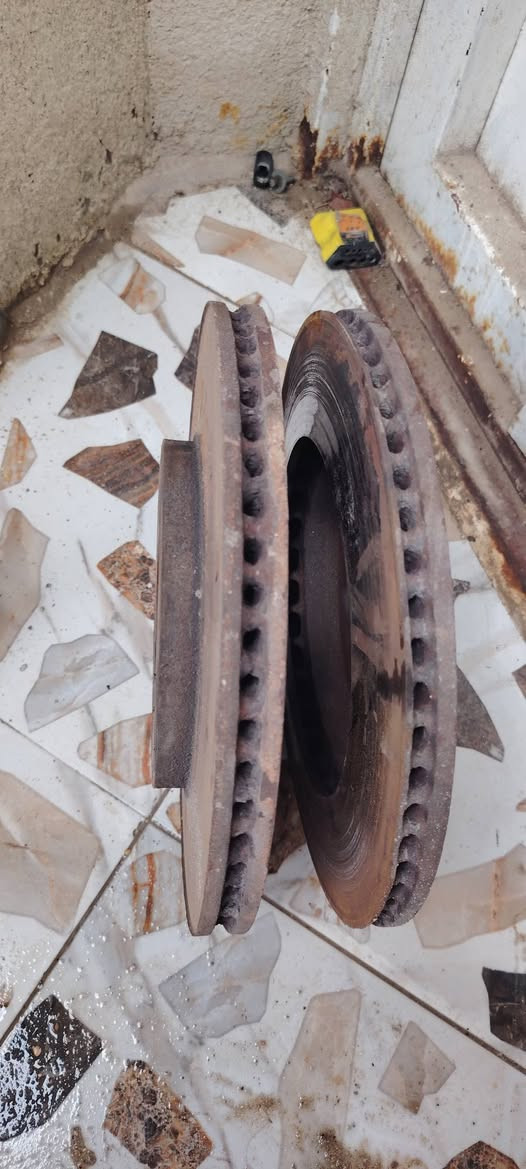 السلام عليكم من رخصة الأخ مدير الكروب غراض فورد فكتوريا تفصيخ الشراي خاص او *********** واتساب نفس الرقم
