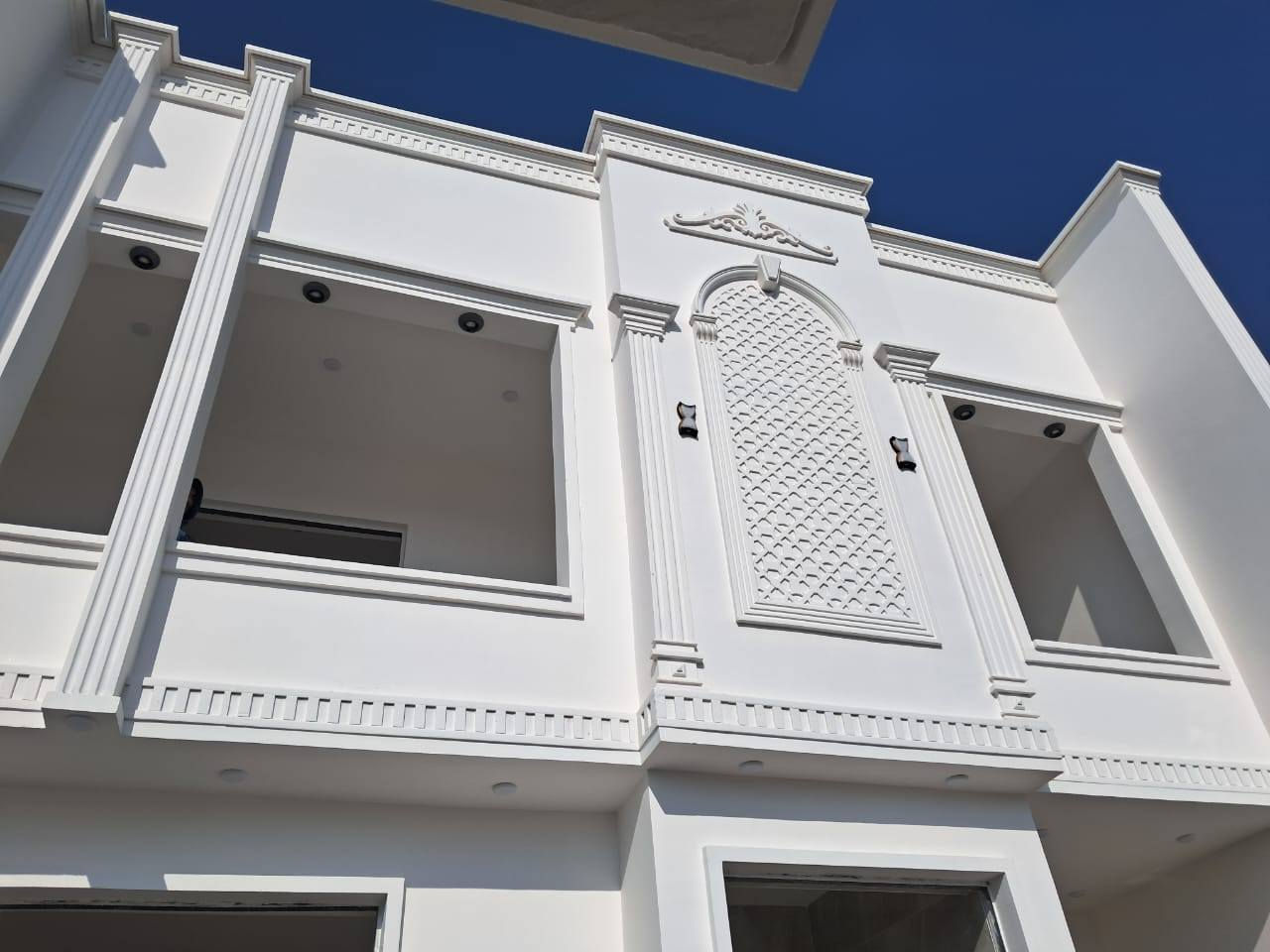 🏠 دار للبيع في الرمادي – طابقين 💥💯

 المكان شارع 40 قرب جامع الواثق💥💯

المساحة الكلية335م²💥💯

📜 جنس العقار: طابو زراعي تحويل مباشر.💥💯

🏗️ نوع البناء: حجر وسمنت 💥💯

💧 الخدمات: ماء وكهرباء وطنية ومولّد وجميع الخدمات متوفرة💥⚡

يتكون الدار من:💥⚡

غرف نوم عدد (4)💥⚡

صالة واسعة💥⚡

استقبال💥⚡

مطبخ حار وبارد💥

نظام غاز خارجي 💥

الدار ذو مواصفات عليه جدآ💥

مجموعة صحيات داخلية وخارجية💥

كراج و حديقة أمامية.💥

شارع 7 متر 🛣️💥

ـــــــــــــــــــــــــــــــــــــــــــــــــــــــ

📍 للمزيد من التفاصيل يمكنكم زيارة مكتبنا:💥

#عقارات_الخيّام_خلف_العاب_السندباد💥⚡

📞 أرقام التواصل (واتساب متاح):💥⚡

***********☎️

*********** ☎️

⏰ متواجدون في المكتب على مدار أيام الأسبوع.💥

نرحب بكم دائماً لزيارتنا والاستفسار عن أي عقار يناسبكم💥
