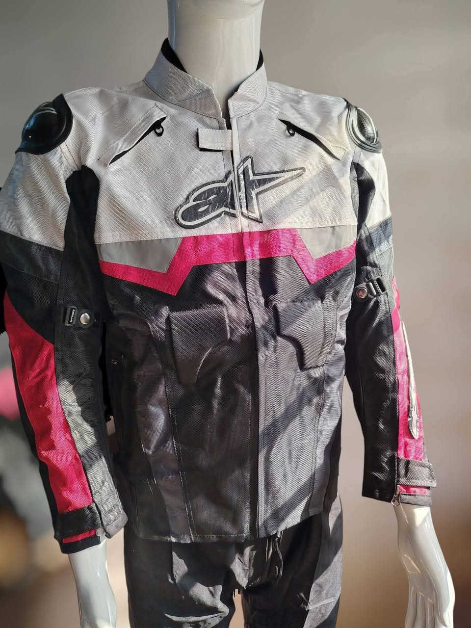 متوفر
جاكيت سيفتي
ALPINESTARS 
القياس M
تمعن بالصور 👇🏽


**إذا كنت صاحب هذا الإعلان وتريد حذفه لأي سبب، رجاءا أرسل رسالة إلى الدعم الفني**