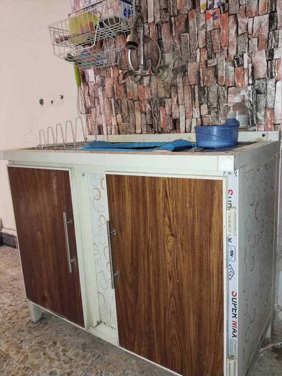 كلهن شيلة وحدة 425 
الاجهزة شغالات شركة ما داخلات تصليح ما عدا المروحة زر التشغيل عاطل ومبدل 
ما ينباعن مفرد


**إذا كنت صاحب هذا الإعلان وتريد حذفه لأي سبب، رجاءا أرسل رسالة إلى الدعم الفني**