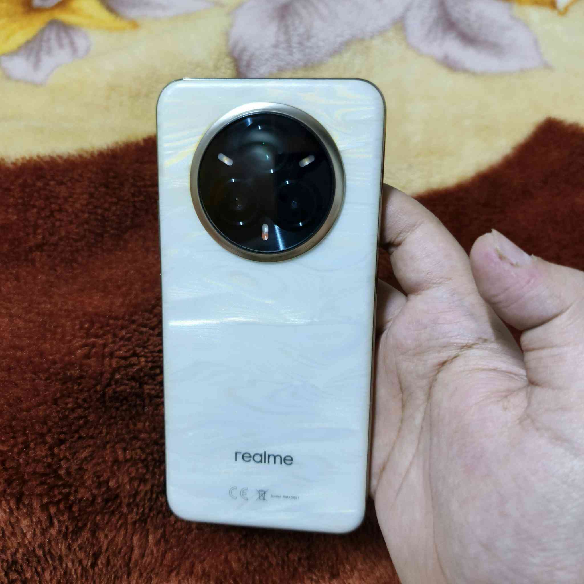 Realme 14 Pro+ 5G باللون الأبيض، والذي يتميز بتصميم خلفي رخامي

كامرة امامية قوية
كامرة خلفية قوية
سعر جدا مناسب وتساب : ***********
او اتصال💜
