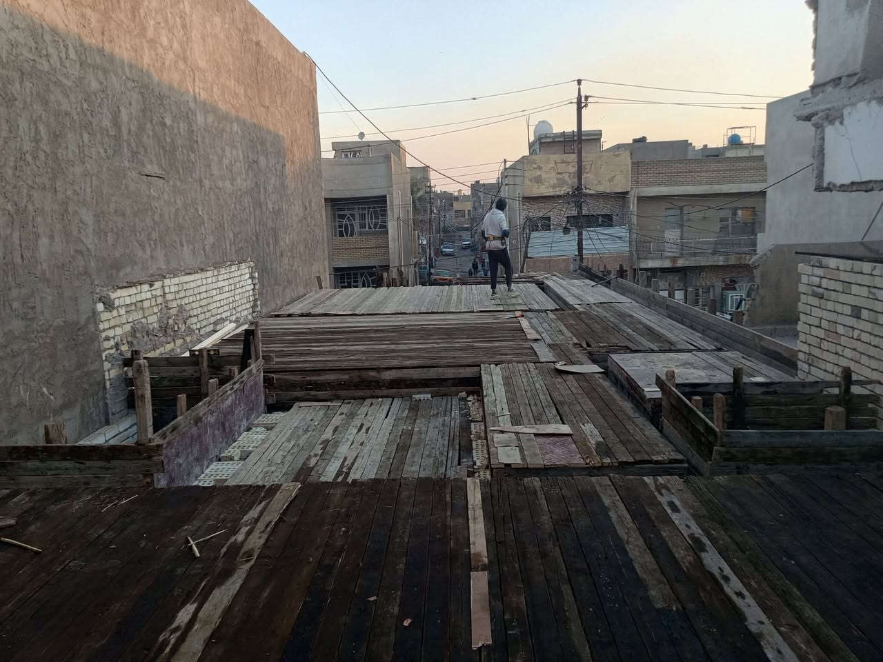 اسلام عليكم ورحمه الله وبركاته اخوكم نجار قالب من بغداد حاضر ***********
