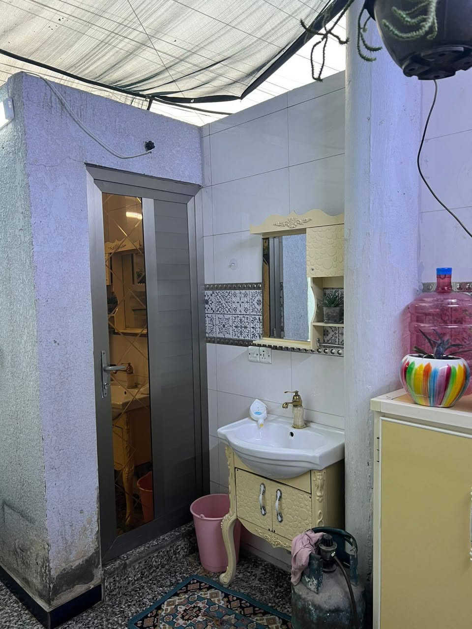 اسلام عليكم .مشتمل للبيع في شعب بحي تجار خلف نادي العربي /مساحه 80/واجهه 4/نزال 20/تفاصيل مشتمل /يحتوي على طرمه /استقبال/حولي/يحتوي على ثلاث غرف /او خدمات/للاستفسار مكتب شعب للعقار/بادره ابو ريحانه ***********/خاص /***********واتساب
