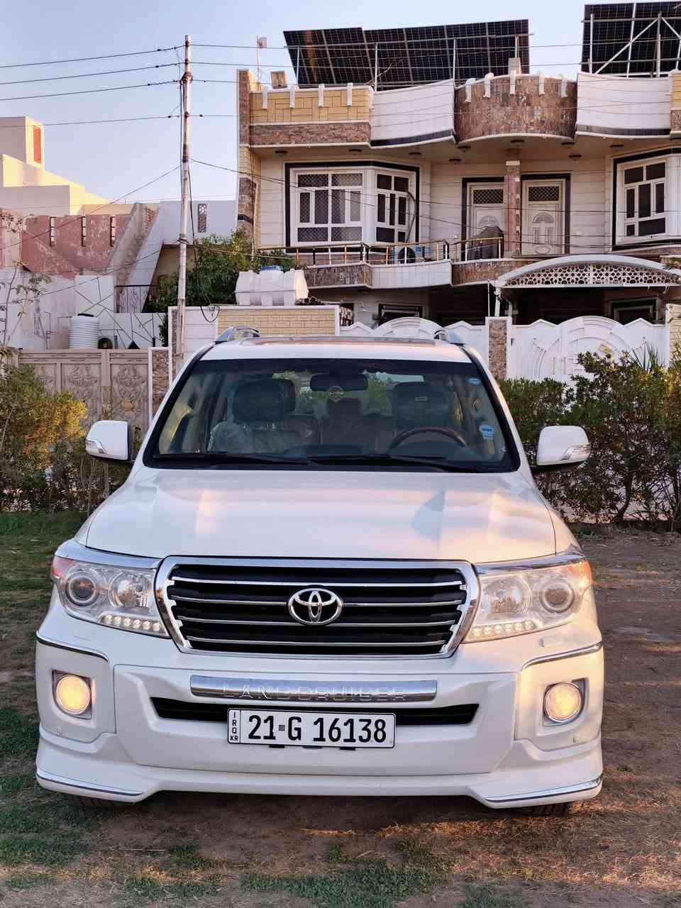 💎 للبيع: مفخرة الأرض لاندكروزر 2013 GXR (بريم أصلي)
الخيار المثالي للراحة والاقتصاد.. 6 سلندر بنظافة الوكالة
• الموديل: 2013.
• المحرك: 6 سلندر (V6) - عزم قوي وصرفية وقود ممتازة جداً.
• الفئة: بريم أصلي (Full Options).
• ناقل الحركة: أوتوماتيك (جير، محرك، وشاصي على الفحص).
🛠️ المواصفات والمميزات:
• نظام الدفع: 4x4 (دبل خفيف وثقيل) شغال بامتياز.
• المواصفات الخارجية: فتحة سقف، بصمة دخول، تشغيل عن بعد، حساسات أمامية وخلفية، جنوط البريم الأصلية، كشافات ضباب.
• المواصفات الداخلية: تكييف مركزي (ثلج)، ثلاجة، شاشة معلومات، كاميرا خلفية، تحكم سكان.
• الحالة: السيارة مسرفسة بالكامل، تواير بحالة ممتازة، ولا تحتاج لأي مصاريف نهائياً.

العنوان : ديالى بعقوبة 
السعر ٣٩٠ قابل للتفاوض
للاستفسار:***********
